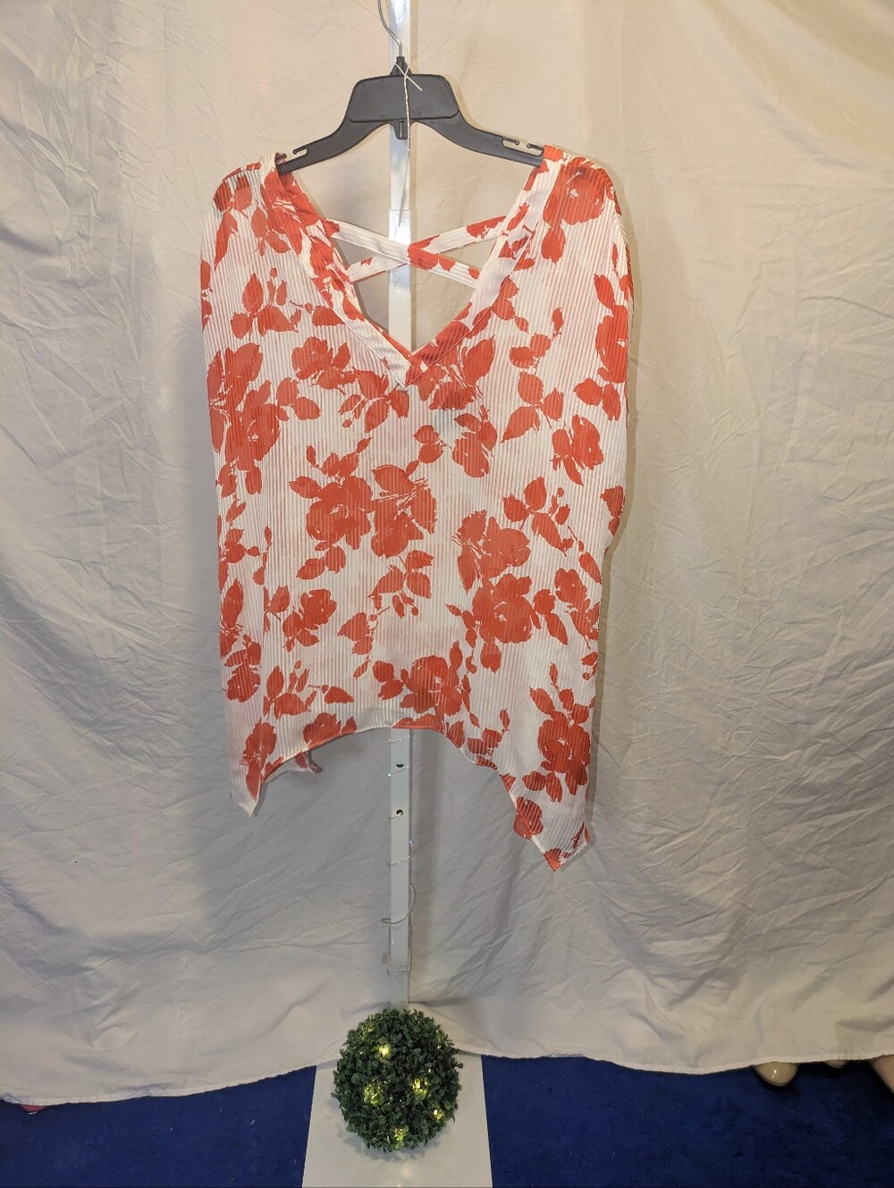 Bold Elements Cut to Curve Floral Chiffon Blouse Red White Strappy Back XL